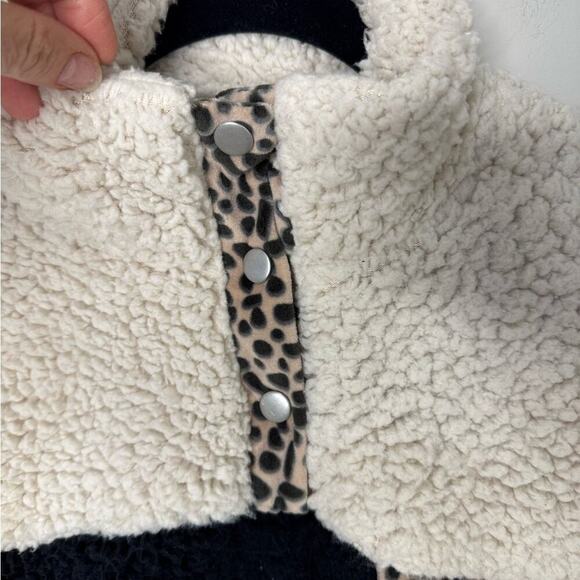 Thread & Supply Teddy Sherpa Colorblock Pullover Size Small - Picture 4 of 11